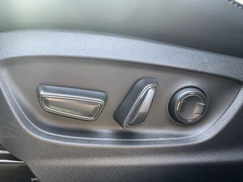 New 2025 Toyota Crown Signia Limited image 16