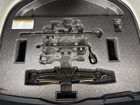 Certified 2020 Toyota Corolla L image 44