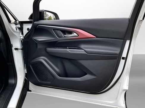 Certified 2024 Chevrolet Equinox EV RS FWD image 23