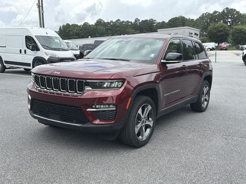 Used 2022 Jeep Grand Cherokee Limited 4xe w/ Luxury Tech Group II AWD/4WD image 4