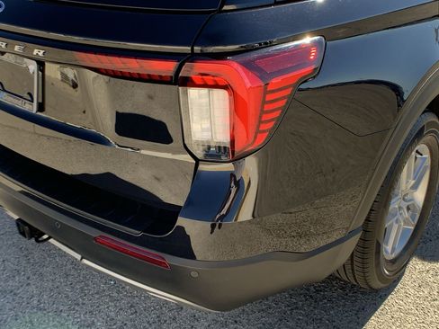 Used 2025 Ford Explorer Active w/ Active Comfort Package image 43