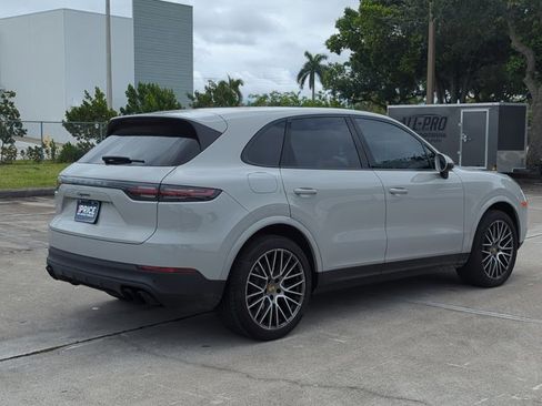 Used 2023 Porsche Cayenne image 5