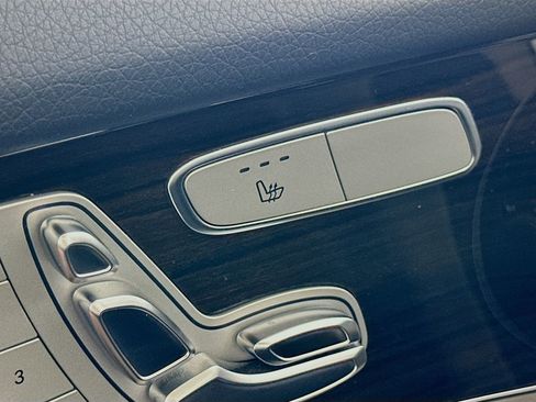 Certified 2019 Mercedes-Benz GLC 300 4MATIC image 21