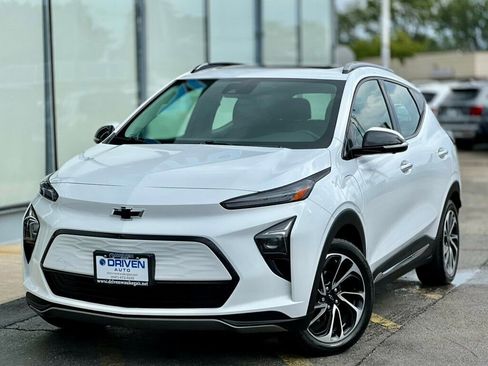 Used 2022 Chevrolet Bolt EUV Premier w/ Sun & Sound Package image 34