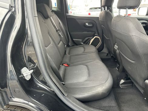 Used 2017 Jeep Renegade Latitude image 32