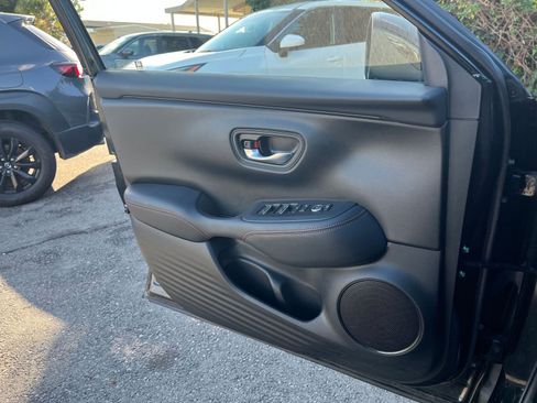 Used 2025 Honda HR-V Sport image 20