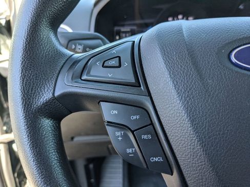 Certified 2024 Ford Edge SE image 25