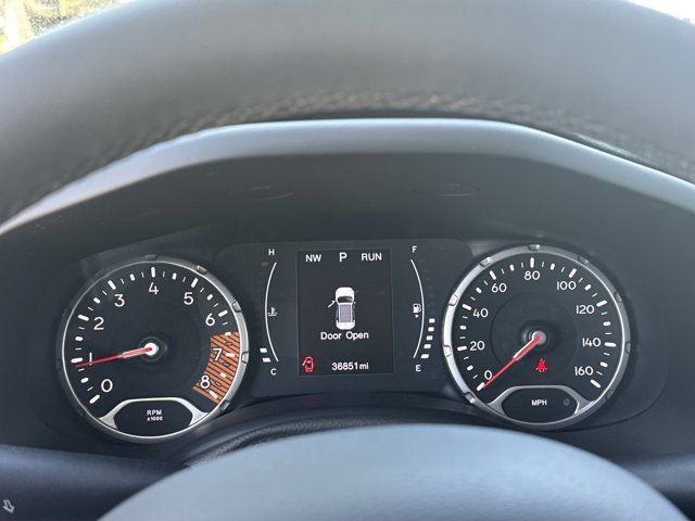 Used 2020 Jeep Renegade Latitude FWD image 29