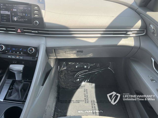 Certified 2025 Hyundai Elantra Sport FWD image 20