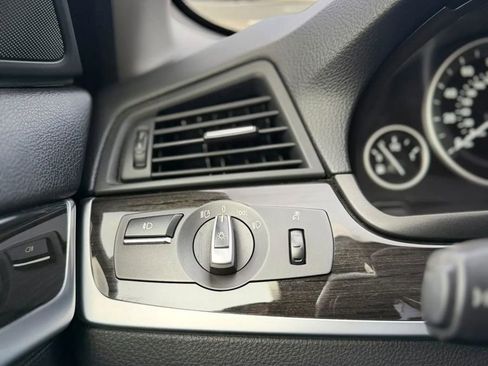 Used 2011 BMW 528i Sedan RWD image 19
