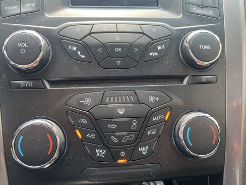 Used 2017 Ford Fusion SE w/ Equipment Group 601A FWD image 22