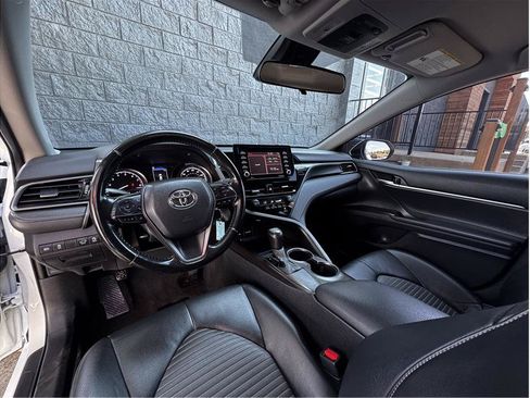 Used 2021 Toyota Camry SE FWD image 2