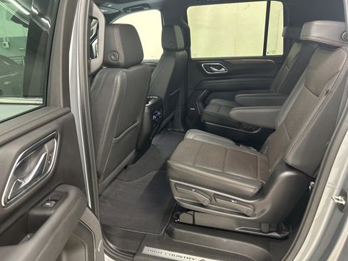 Used 2024 Chevrolet Suburban High Country image 7
