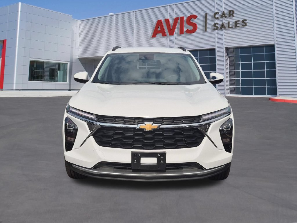 Used 2025 Chevrolet Trax LT w/ LT Convenience Package FWD image 2