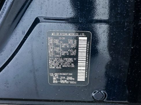 Used 2021 Nissan Armada SL w/ Captain's Chairs Package image 34