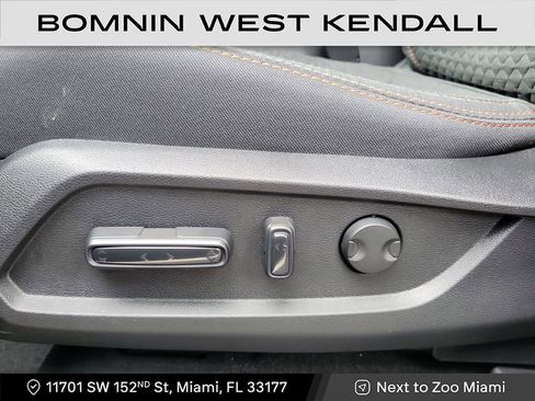 Used 2025 Honda Pilot Sport image 14