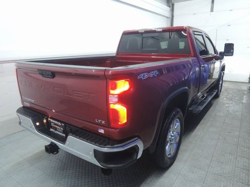 Used 2020 Chevrolet Silverado 2500 LTZ w/ LTZ Plus Package image 13