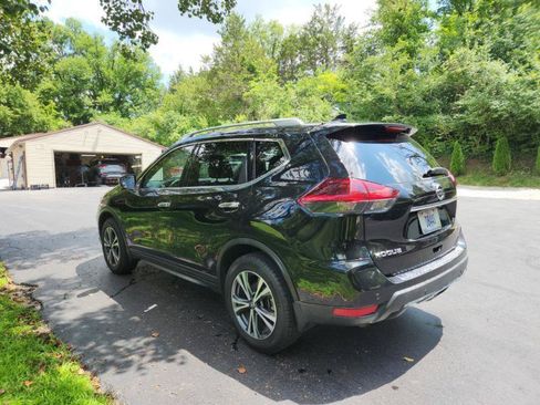 Used 2019 Nissan Rogue SV w/ Premium Package AWD/4WD image 6