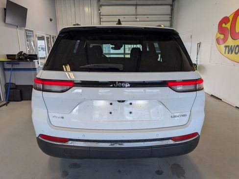 Used 2023 Jeep Grand Cherokee Limited AWD/4WD image 4