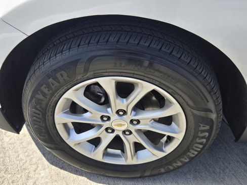 Used 2020 Chevrolet Equinox LT image 9