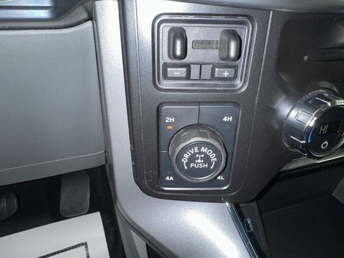 Certified 2021 Ford F150 Lariat w/ Equipment Group 502A High image 21