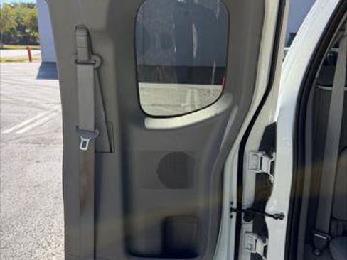 Used 2018 Nissan Frontier S image 17