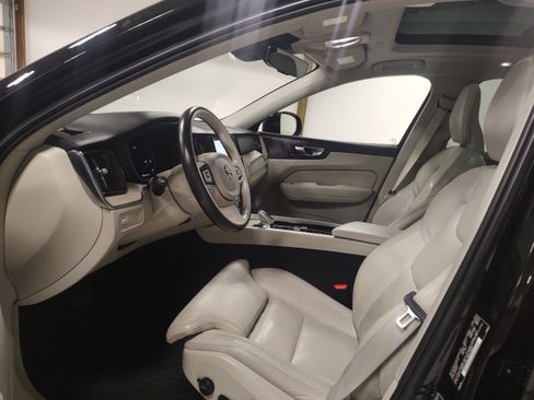 Used 2022 Volvo XC60 B6 Inscription w/ Advanced Package AWD/4WD image 9