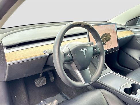 Used 2022 Tesla Model 3 Long Range AWD/4WD image 9