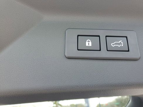 Used 2025 Subaru Forester Limited image 26