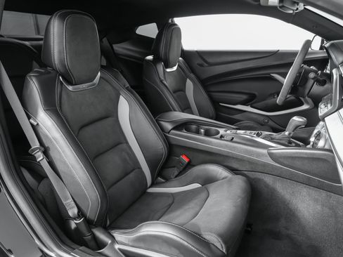 Used 2022 Chevrolet Camaro SS RWD image 13