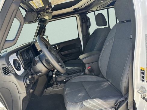 Used 2024 Jeep Gladiator Sport image 30