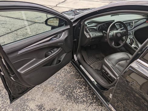 Used 2017 Buick LaCrosse Essence FWD image 9