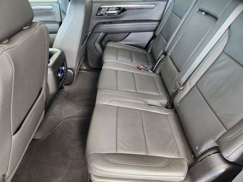 Used 2025 Chevrolet Tahoe LT AWD/4WD image 12