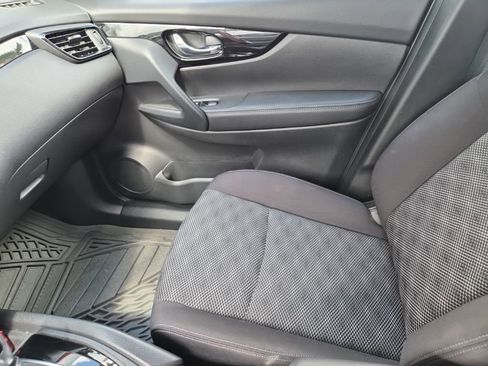 Used 2020 Nissan Rogue Sport SV image 9