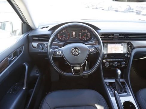 Used 2020 Volkswagen Passat 2.0T SEL image 18