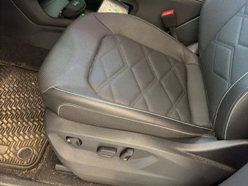 Used 2024 Volkswagen Atlas SE image 5