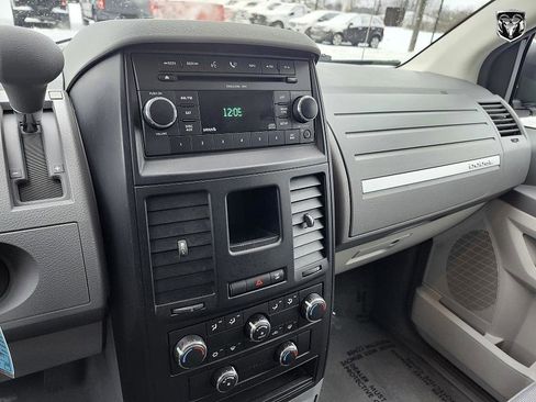 Used 2009 Dodge Grand Caravan SE image 15