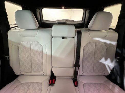 New 2026 Jeep Cherokee Overland image 25