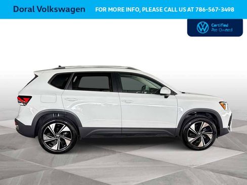 Used 2025 Volkswagen Taos SE image 9