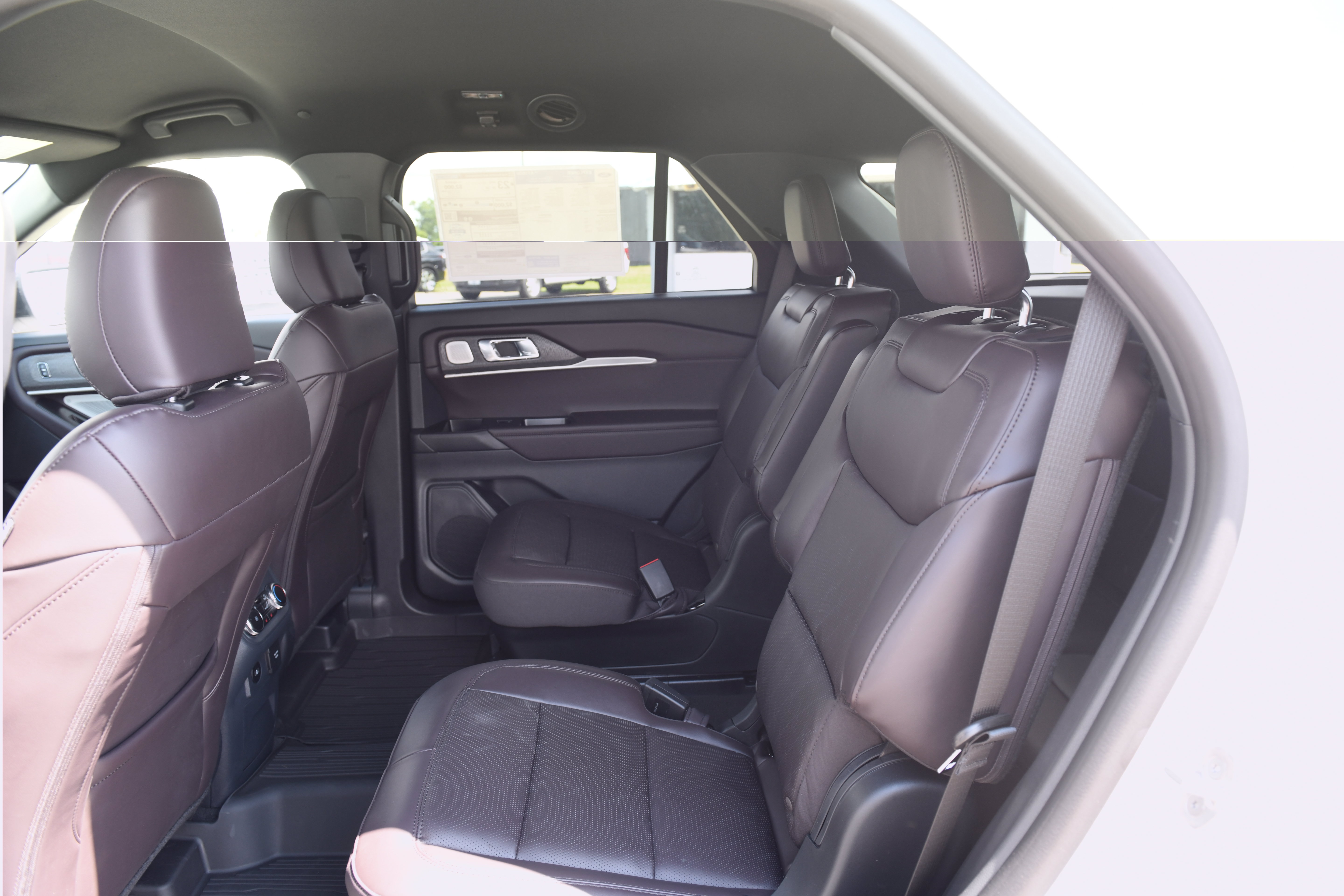 New 2027 Ford Explorer Platinum RWD image 11