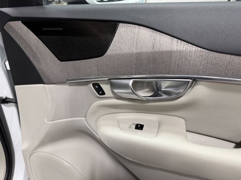 Used 2023 Volvo XC90 B5 Plus w/ Protection Package Premier image 19