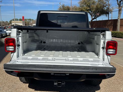 Used 2023 Jeep Gladiator Sport image 14