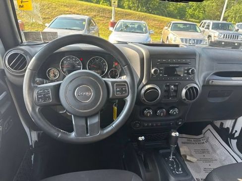Used 2017 Jeep Wrangler Unlimited Sport w/ Quick Order Package 24S AWD/4WD image 13