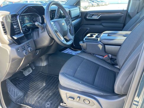Used 2025 Chevrolet Silverado 1500 LT image 16