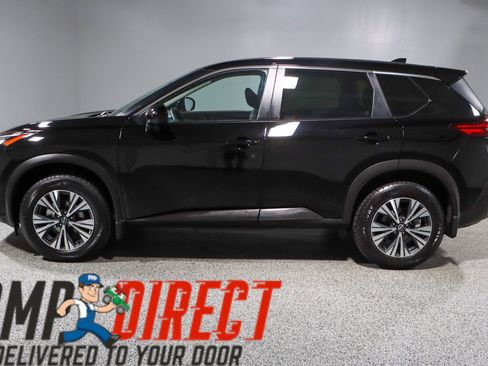 Used 2023 Nissan Rogue SV image 10