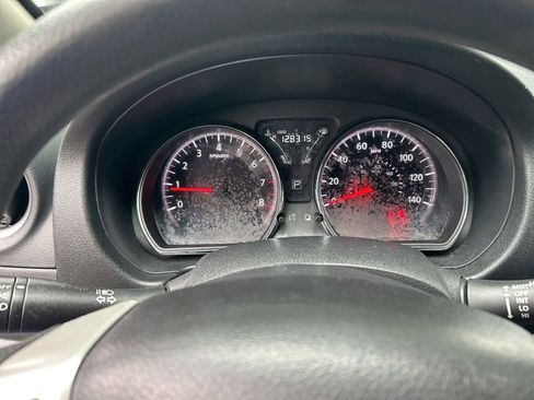 Used 2016 Nissan Versa SV FWD image 19