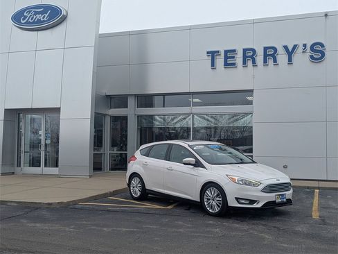 Used 2017 Ford Focus Titanium image 1