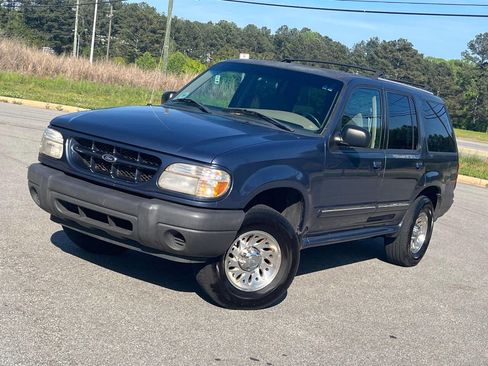 Used 2000 Ford Explorer XLS image 1
