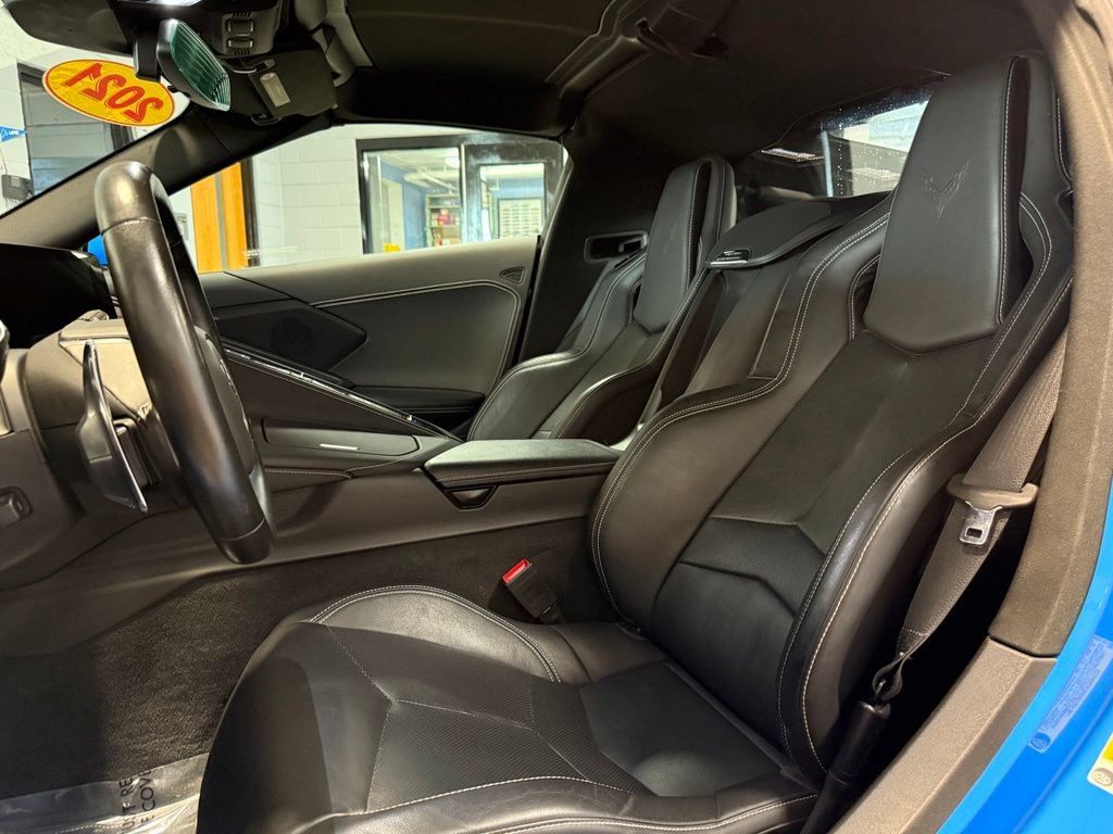 Used 2021 Chevrolet Corvette Stingray Coupe w/ Z51 Performance Package RWD image 9