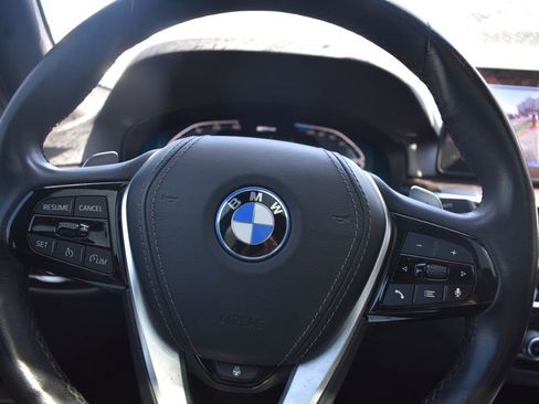 Used 2023 BMW 530e w/ Convenience Package image 15